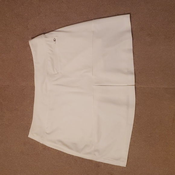 Nike Golf Women's White Skirt - Picture 2 of 13